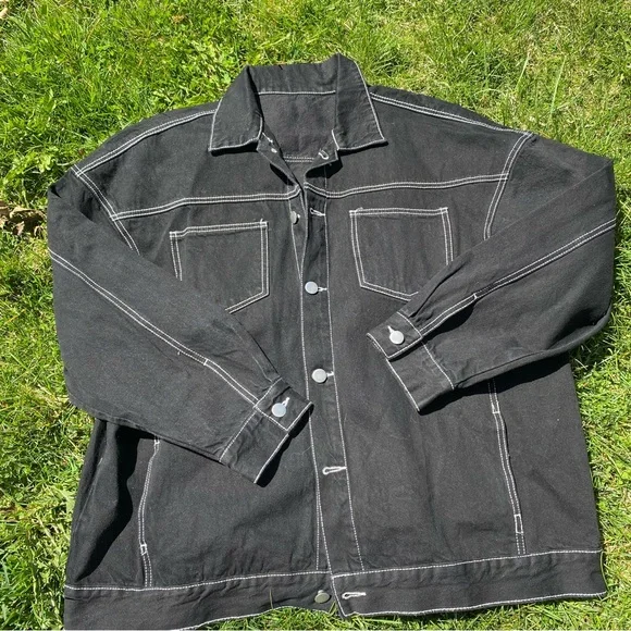 DAZY Letter Graphic Drop Shoulder Top-stitching Denim Jacket - Picture 3 of 4